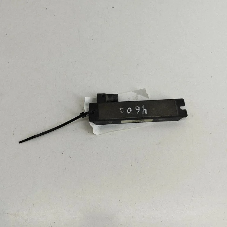 Keyless system antenna – Tesla Model S (2012-)