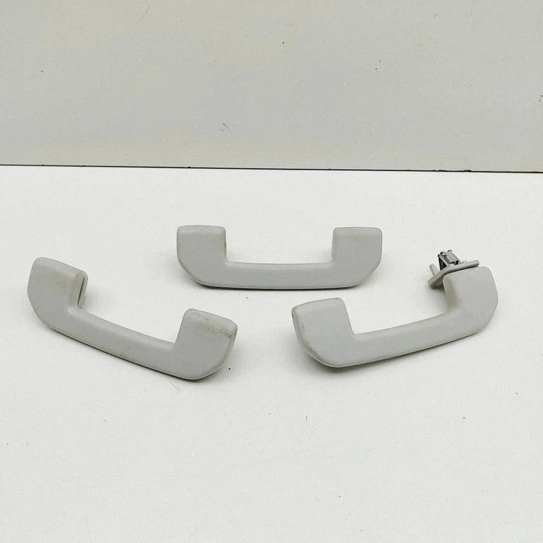 A set of handles for the ceiling – Peugeot 308 (2021-)