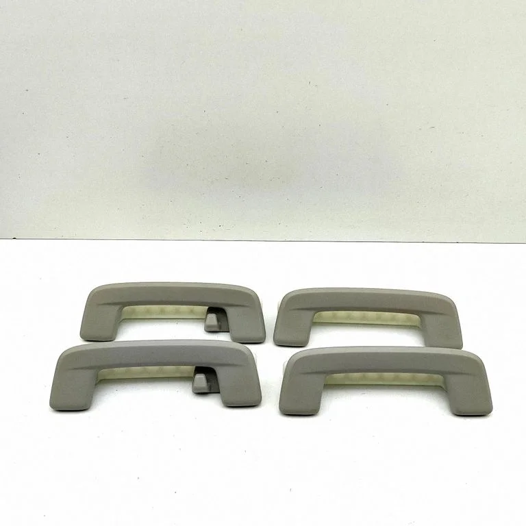 A set of handles for the ceiling 10A857607