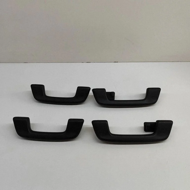 A set of handles for the ceiling BDGH69470
