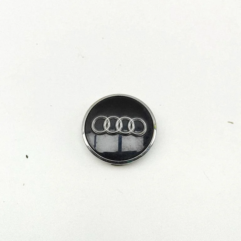 Originaal-R20 ilukilp (-kilbid) 8W0601170A