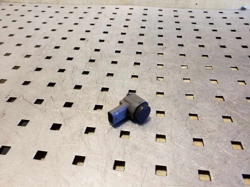 Parkošanās sensors PDC 6G9215K859KA