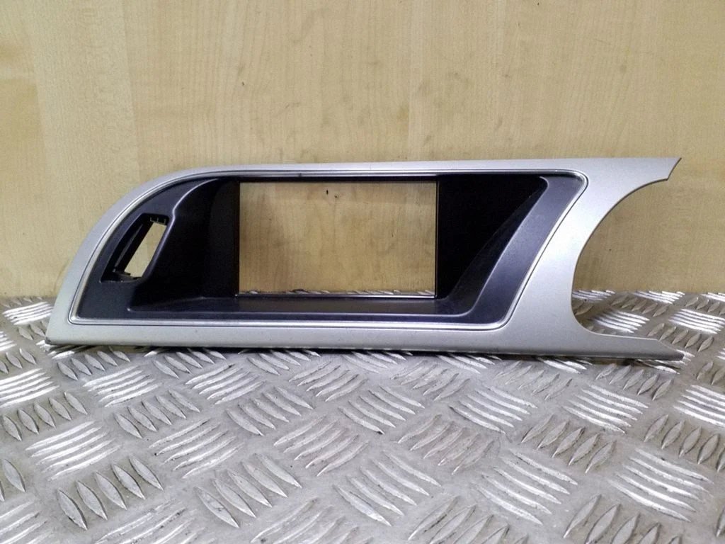 Radio/navigācijas apdare – Audi A5 8T 8F (2007-2016)