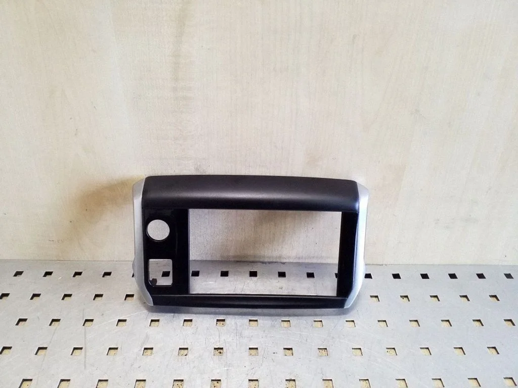 Radio/navigācijas apdare – Peugeot 208 I (2012-2019)