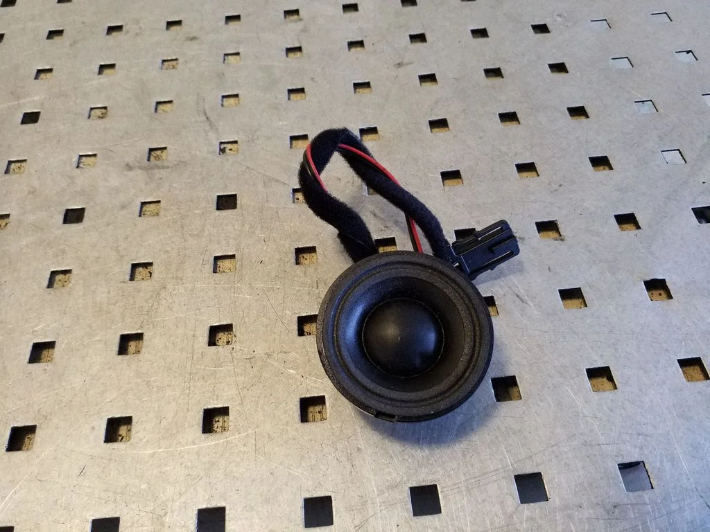 Front door high frequency speaker 7L6035415