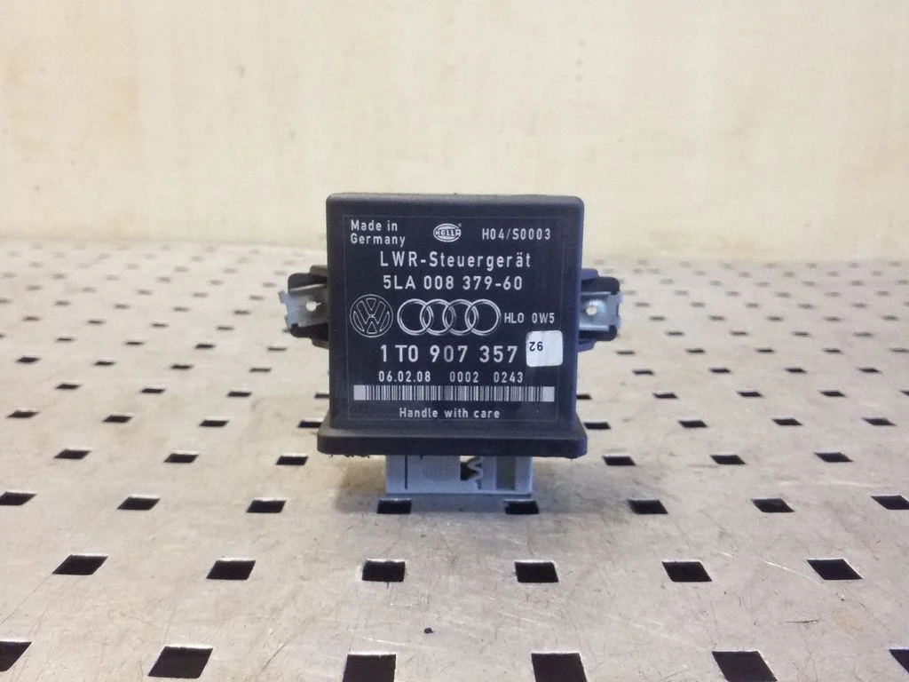 Light module LCM 1T0907357