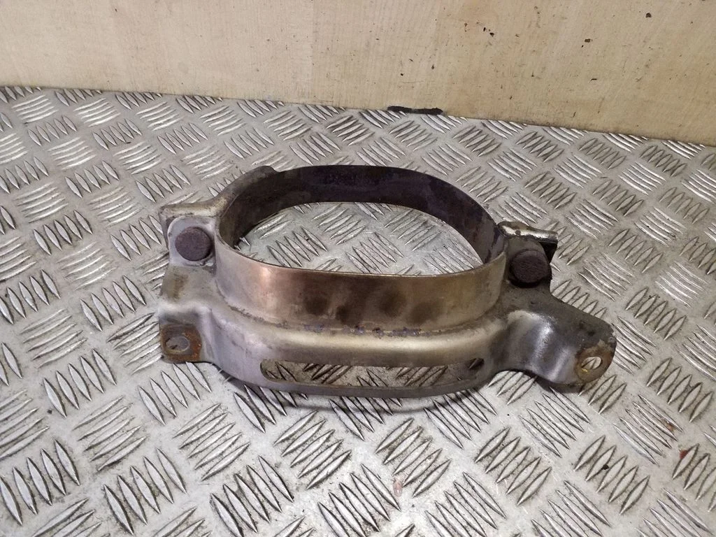 Muffler mount bracket/holder