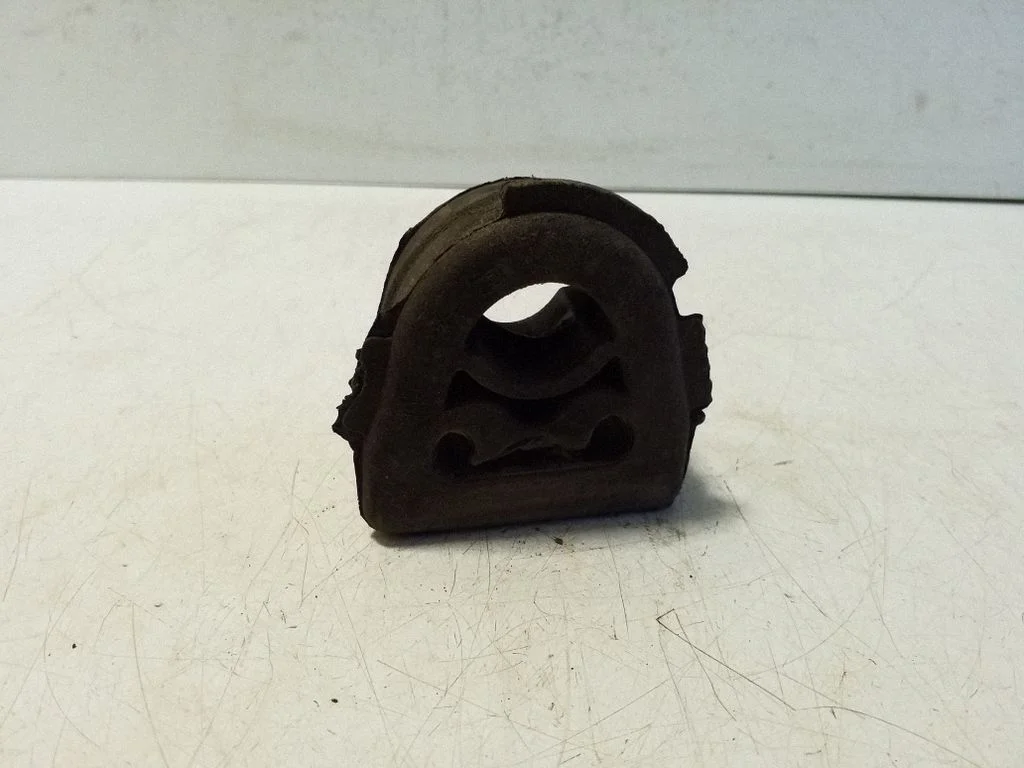 Muffler mount bracket/holder A9014920044