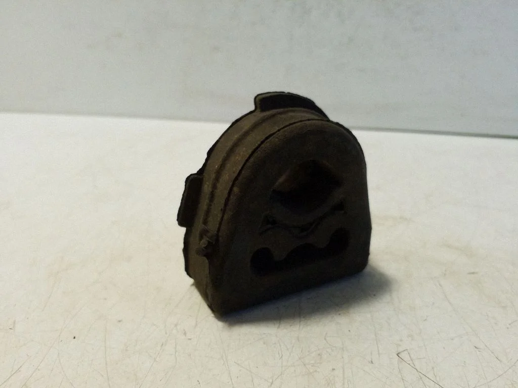 Muffler mount bracket/holder A9014920044