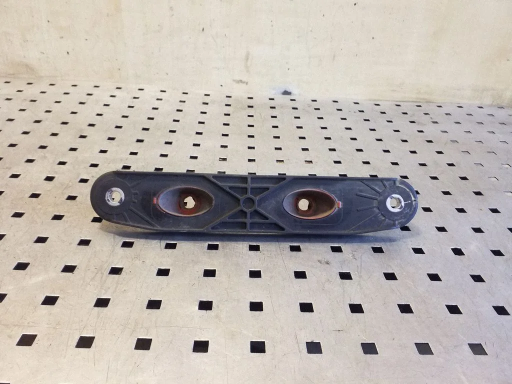 Muffler mount bracket/holder – Volkswagen Golf Plus (2005-2013)