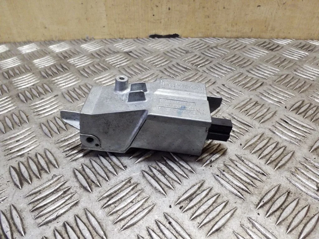 Steering wheel lock 7G913F880