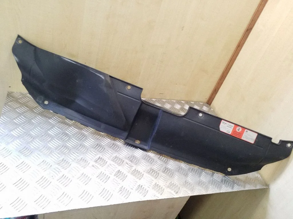 Radiator trim 8K0807081