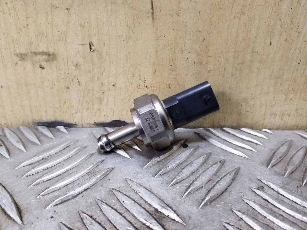 Exhaust gas pressure sensor 8507634