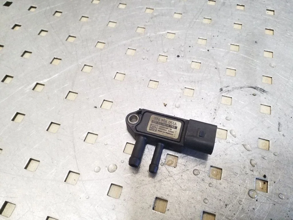 Exhaust gas pressure sensor 076906051A