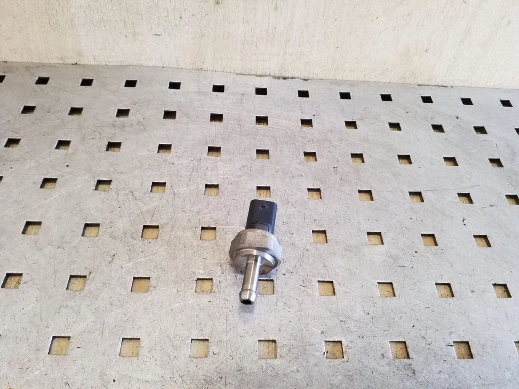 Exhaust gas pressure sensor 8507634
