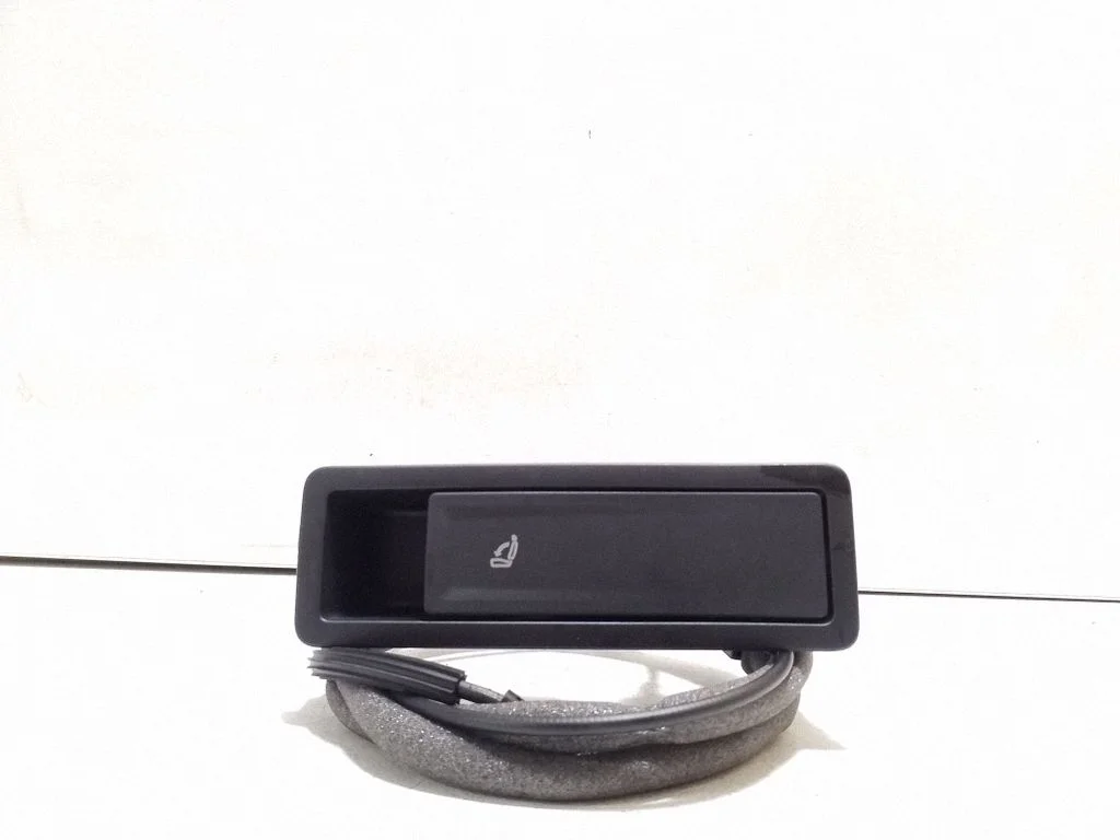 Seat back rest control lever/handle – Volkswagen Tiguan Allspace (2017-)