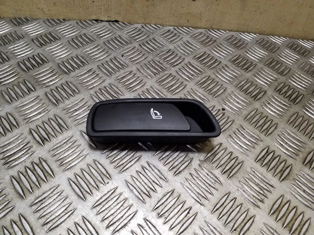 Seat back rest control lever/handle 8R0885681A