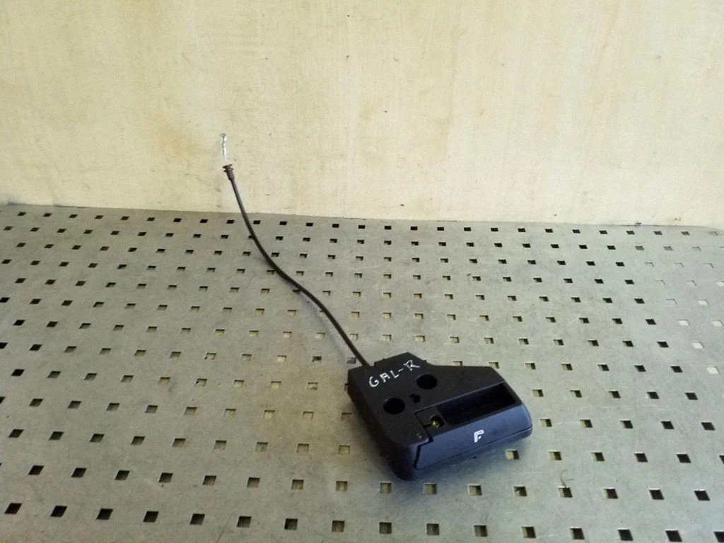 Sėdynės nugaros atramos atlenkimo rankenėlė