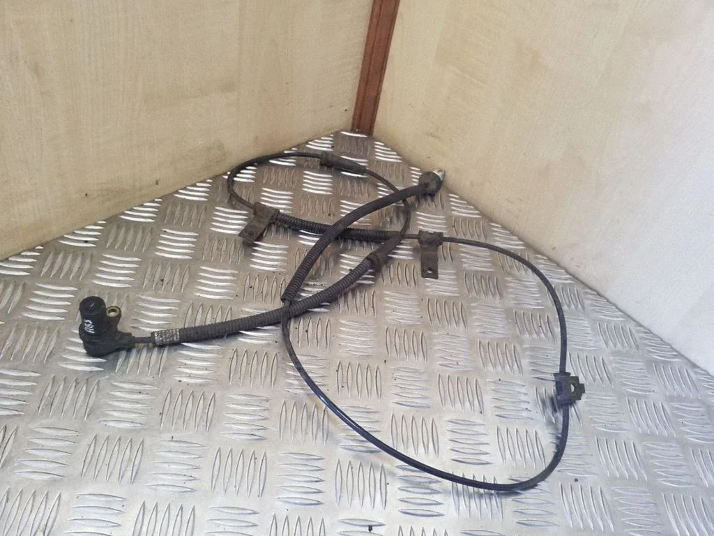 Aizmugurējais bremžu ABS devējs 956813E101