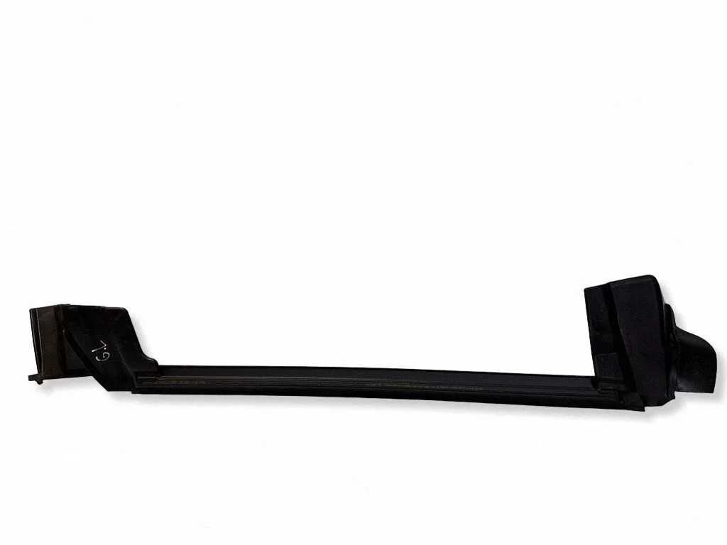 Rubber seal rear door window/glass – Tesla Model Y (2020-)