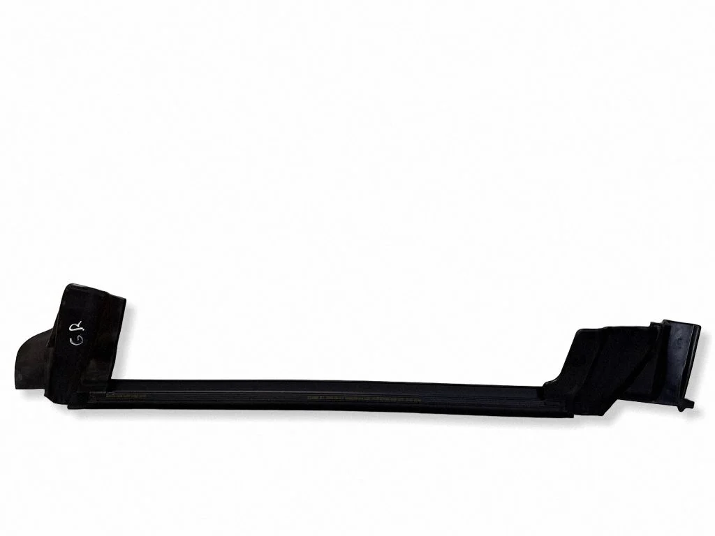 Rubber seal rear door window/glass – Tesla Model Y (2020-)