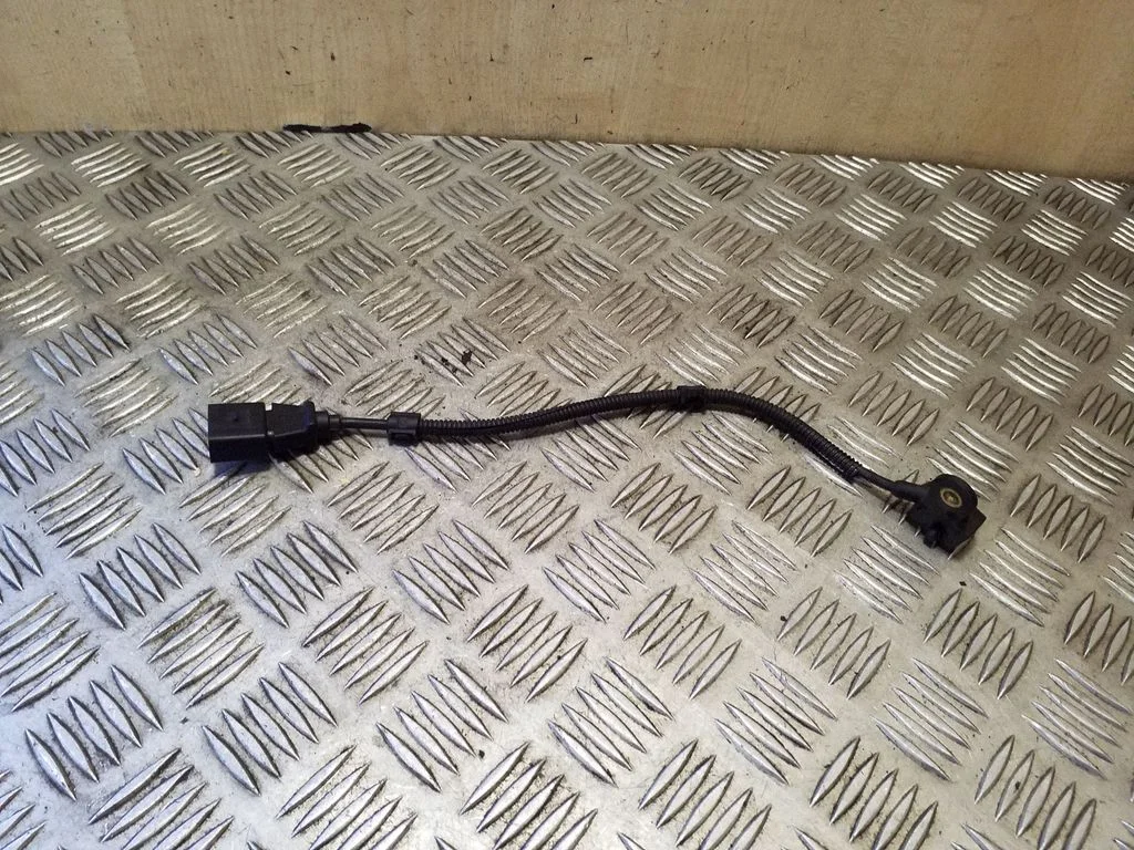 Camshaft position sensor 03L907601