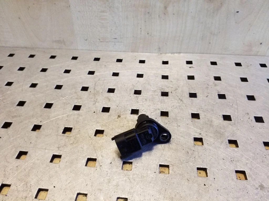 Camshaft position sensor 393002A000