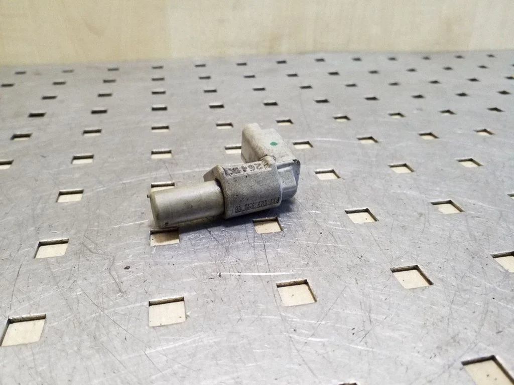 Camshaft position sensor 9665443580