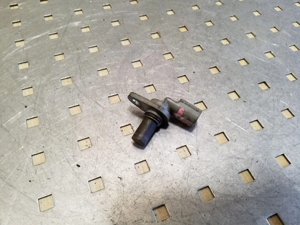 Camshaft position sensor 5M5112K073AA
