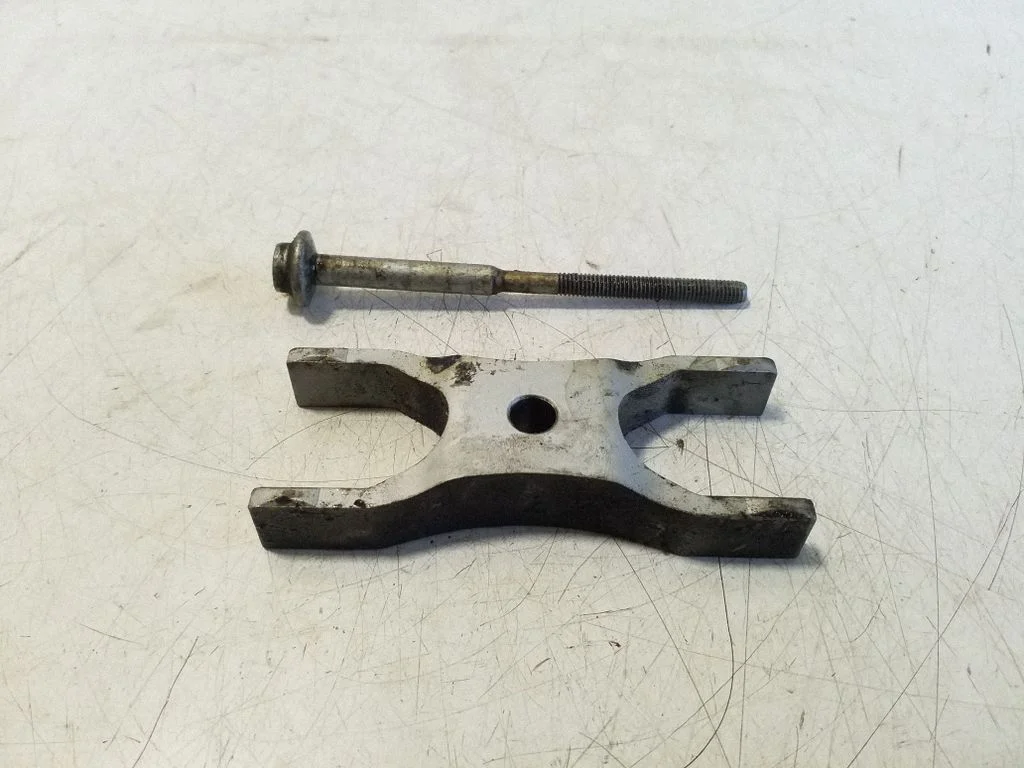 Pihusti (düüsi) hoidik – Volkswagen Passat B7 USA (2012-2019)
