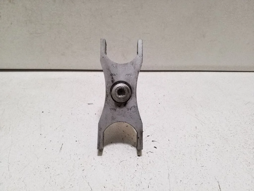 Pihusti (düüsi) hoidik 03L216A