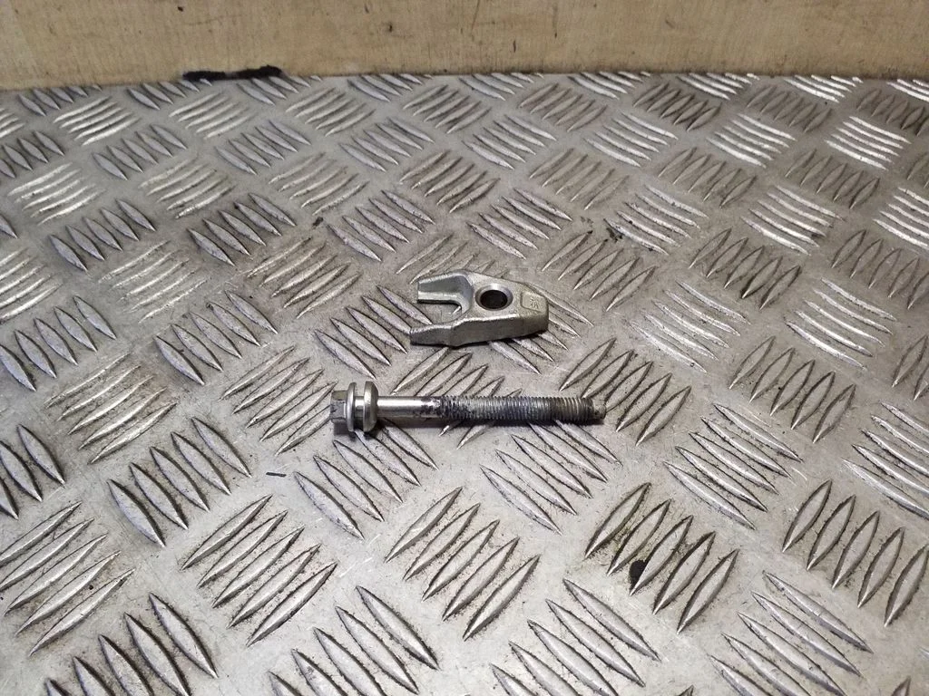 Fuel Injector clamp holder