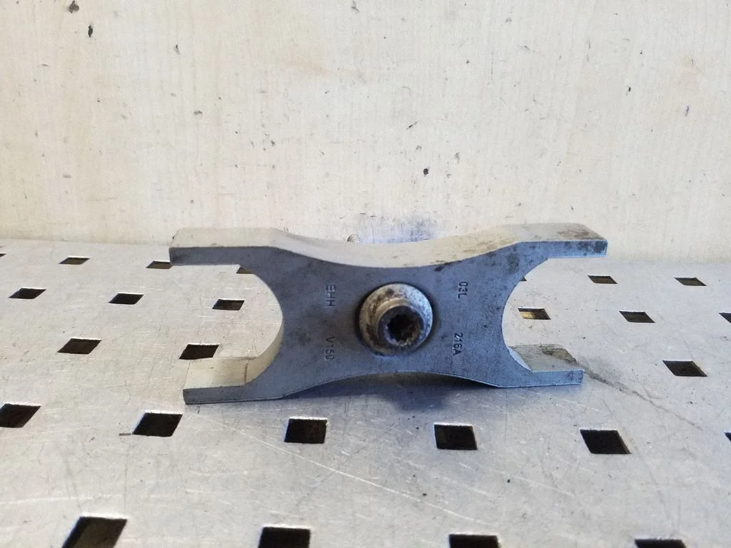 Pihusti (düüsi) hoidik 03L216AEHH
