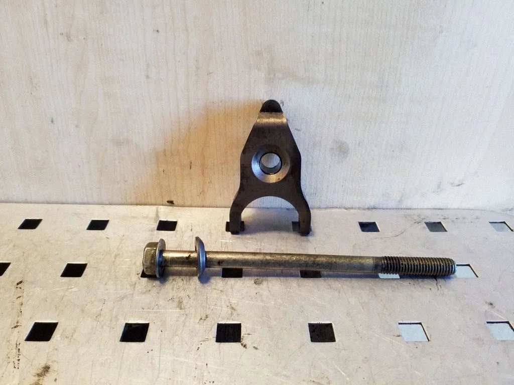 Pihusti (düüsi) hoidik – Toyota RAV 4 (XA20) (2000-2005)