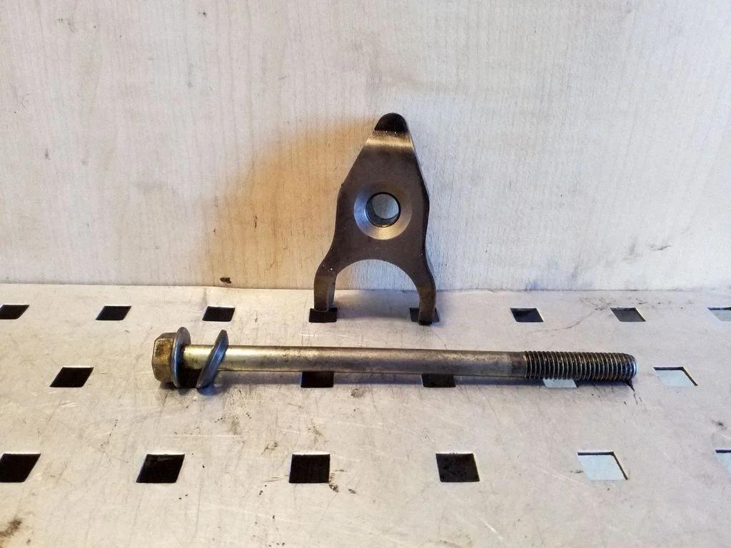 Pihusti (düüsi) hoidik – Toyota RAV 4 (XA20) (2000-2005)