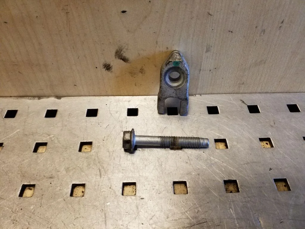 Fuel Injector clamp holder