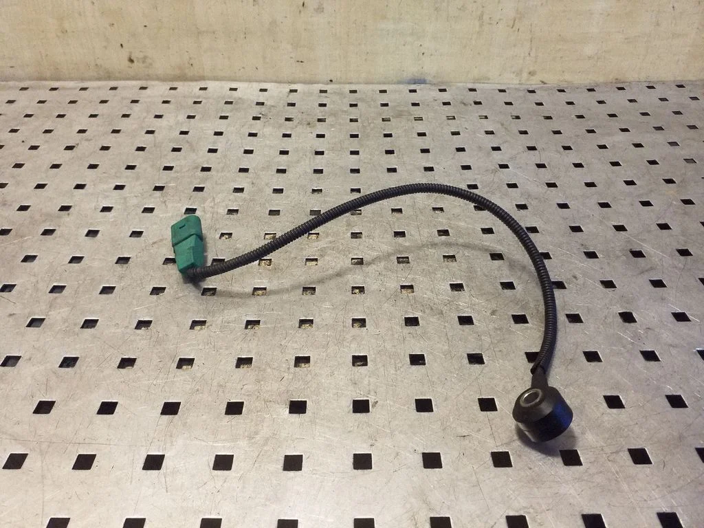 Detonation knock sensor 06E905377A