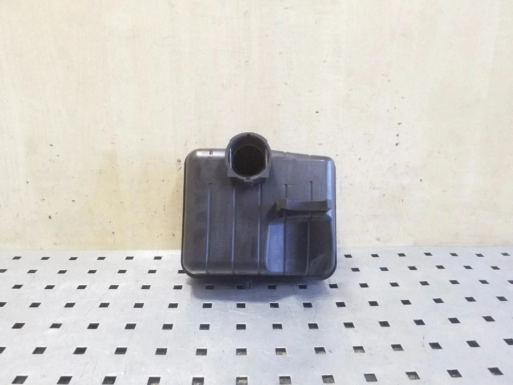Intake resonator – BMW 5 Series F10 F11 (2009-2016)