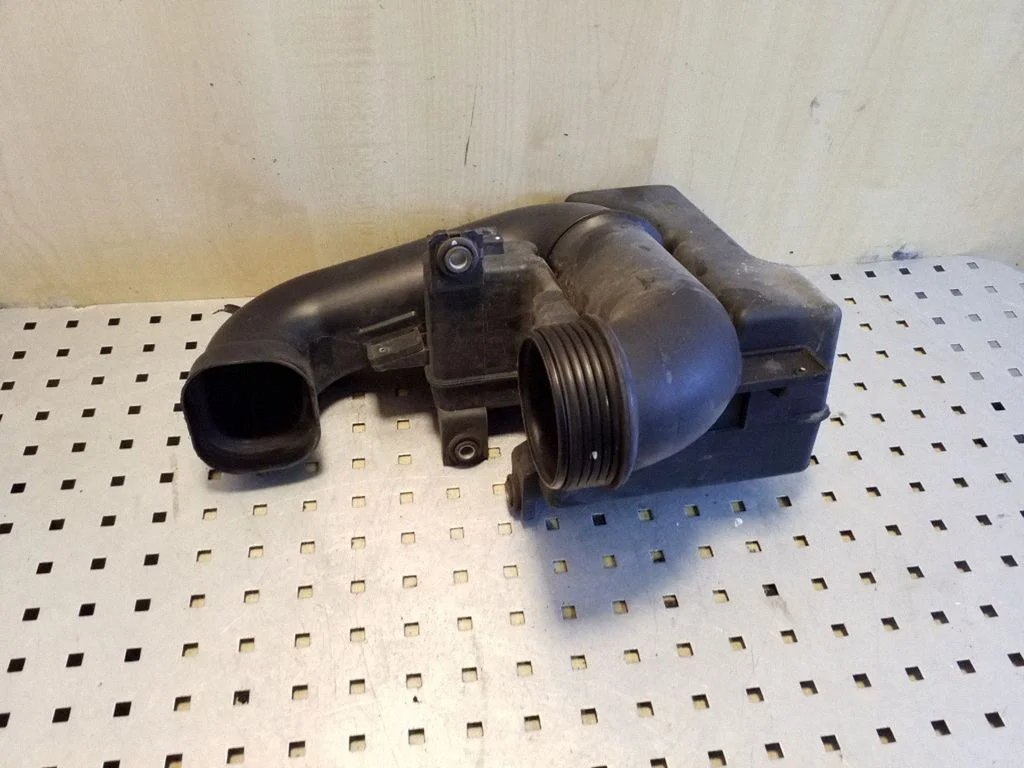 Intake resonator – Hyundai i40 (2011-)