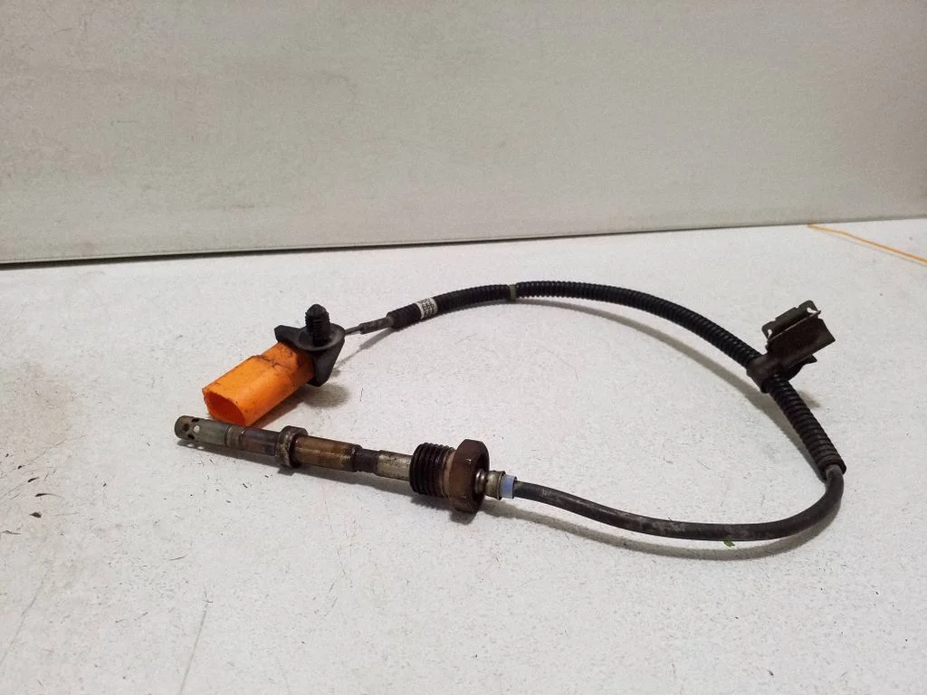 Exhaust gas temperature sensor 03L906088DN