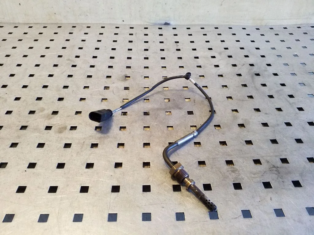 Exhaust gas temperature sensor 059906088A