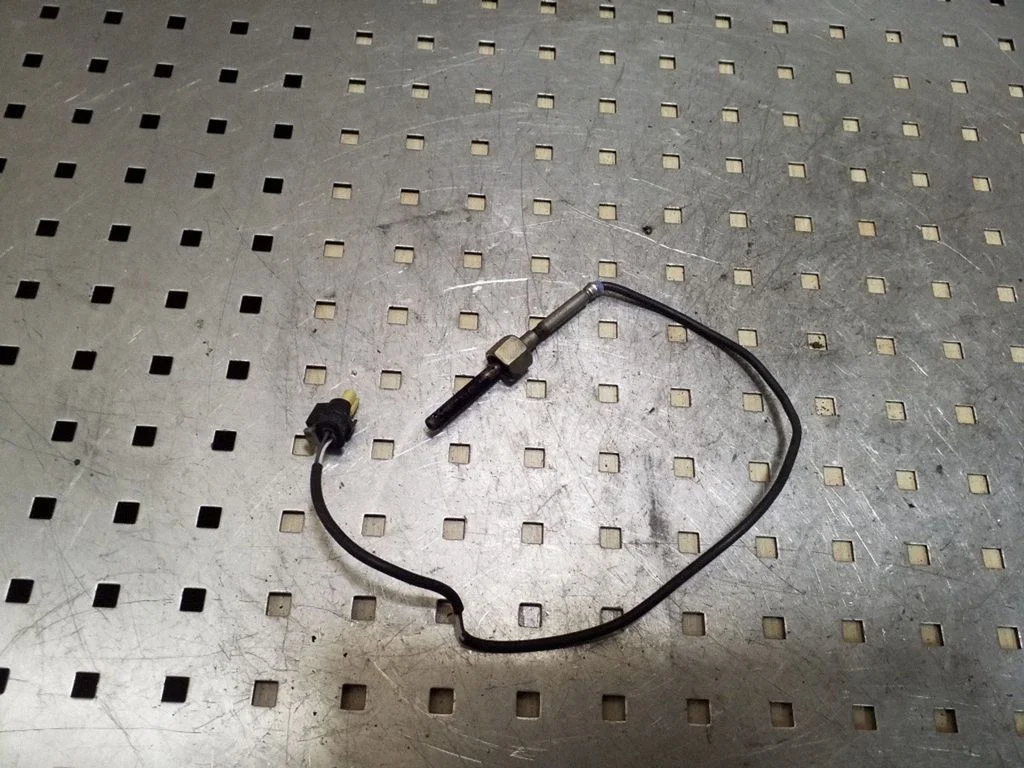 Exhaust gas temperature sensor A0009053905