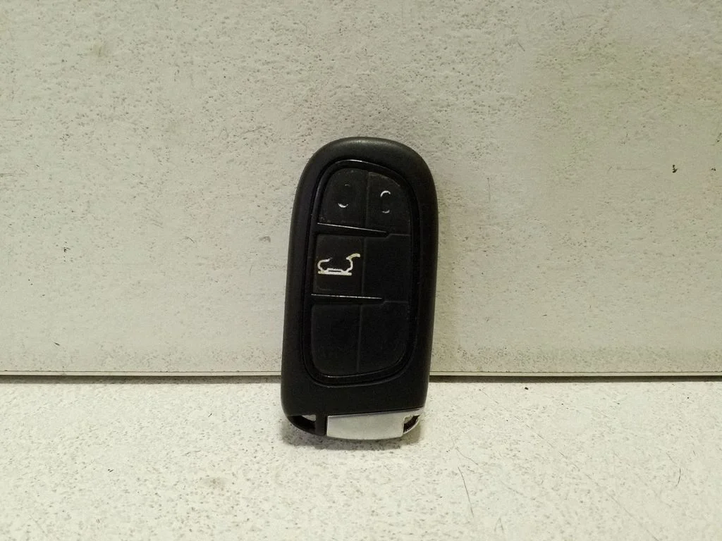 Süütevõti/kaart 68141582AD