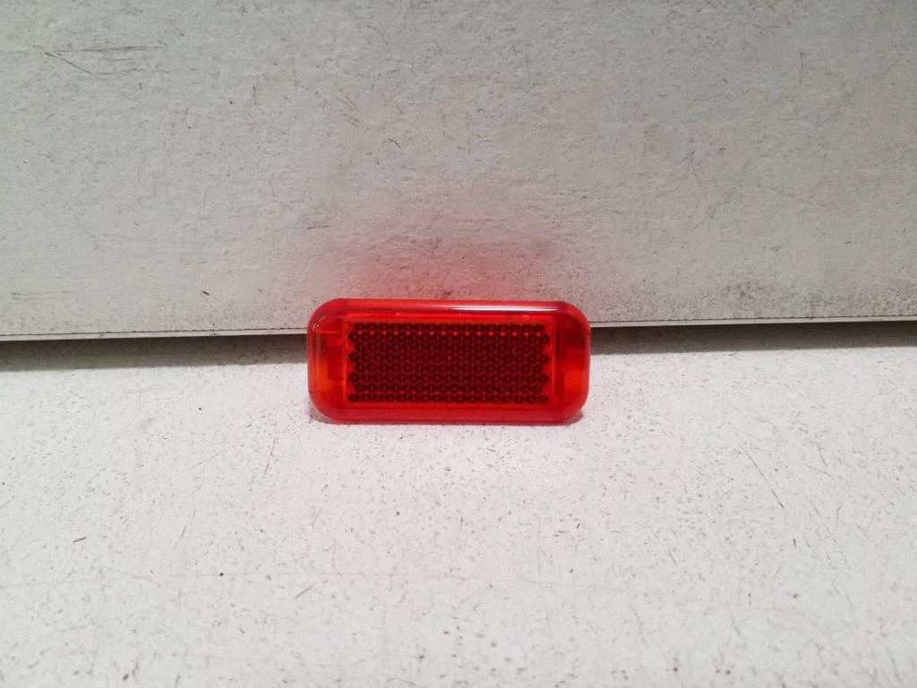 Aizmugurējo durvju apgaismojuma lukturis (iekšpusē) 8P0947412