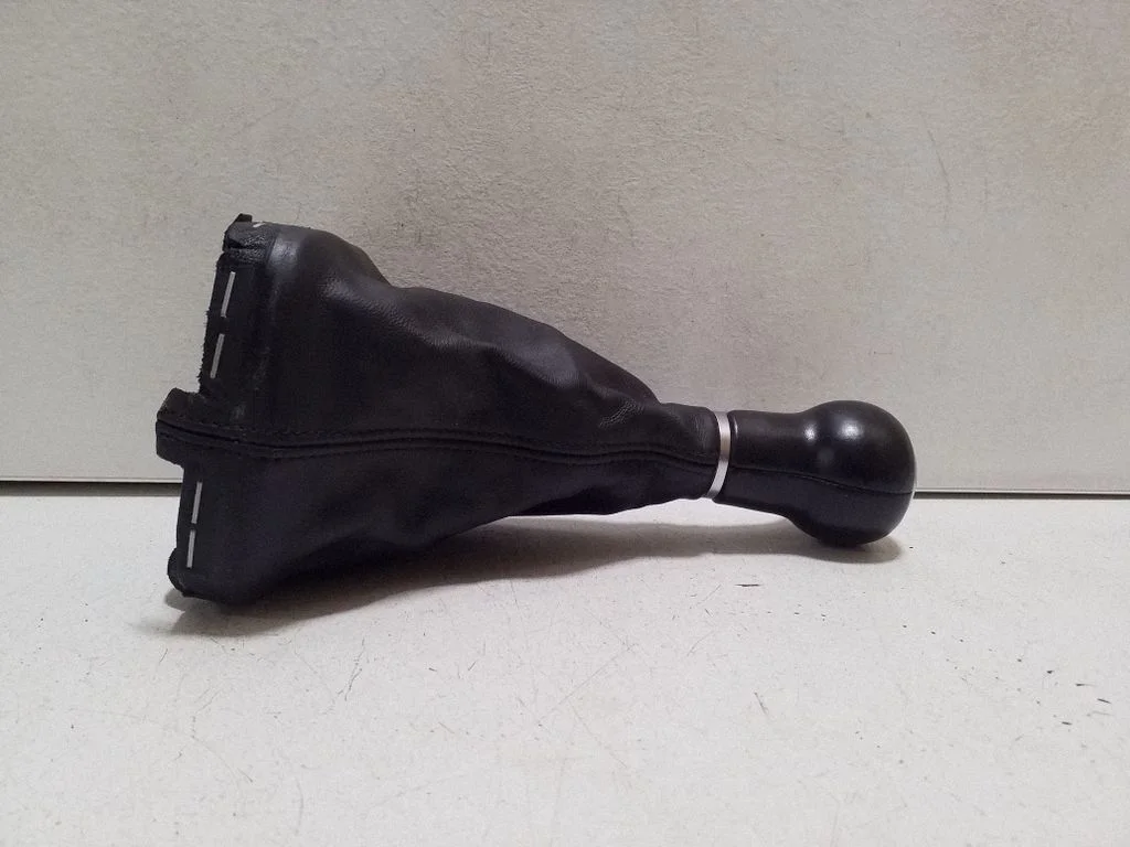 Gear lever shifter trim leather/knob – Audi A1 (2010-2018)