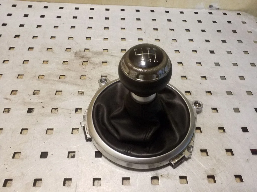 Gear lever shifter trim leather/knob 8J0711113