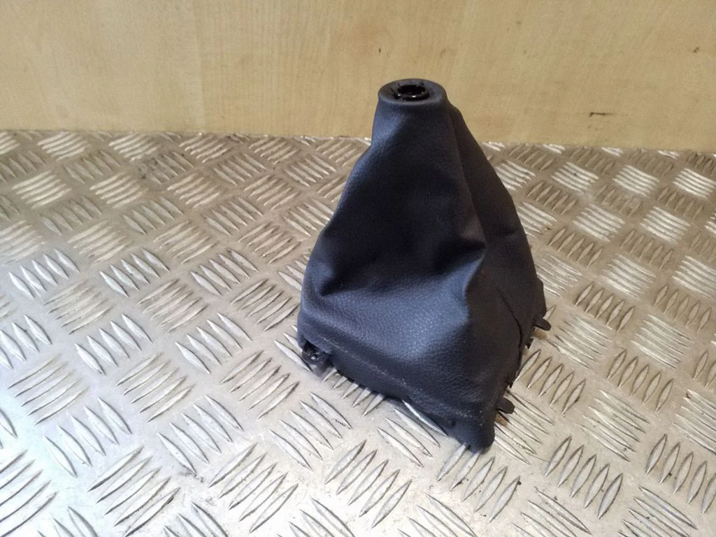 Pavarų perjungimo svirties apdaila (oda, bumbulas)