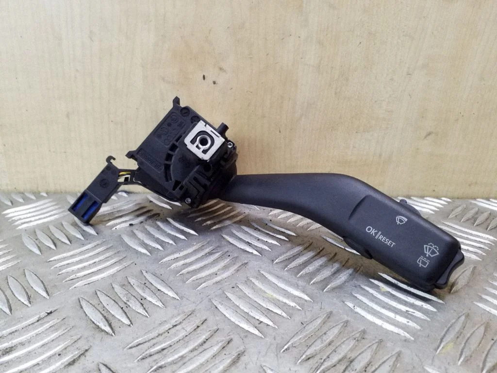 Klaasipuhastite hoob 1K0953519A