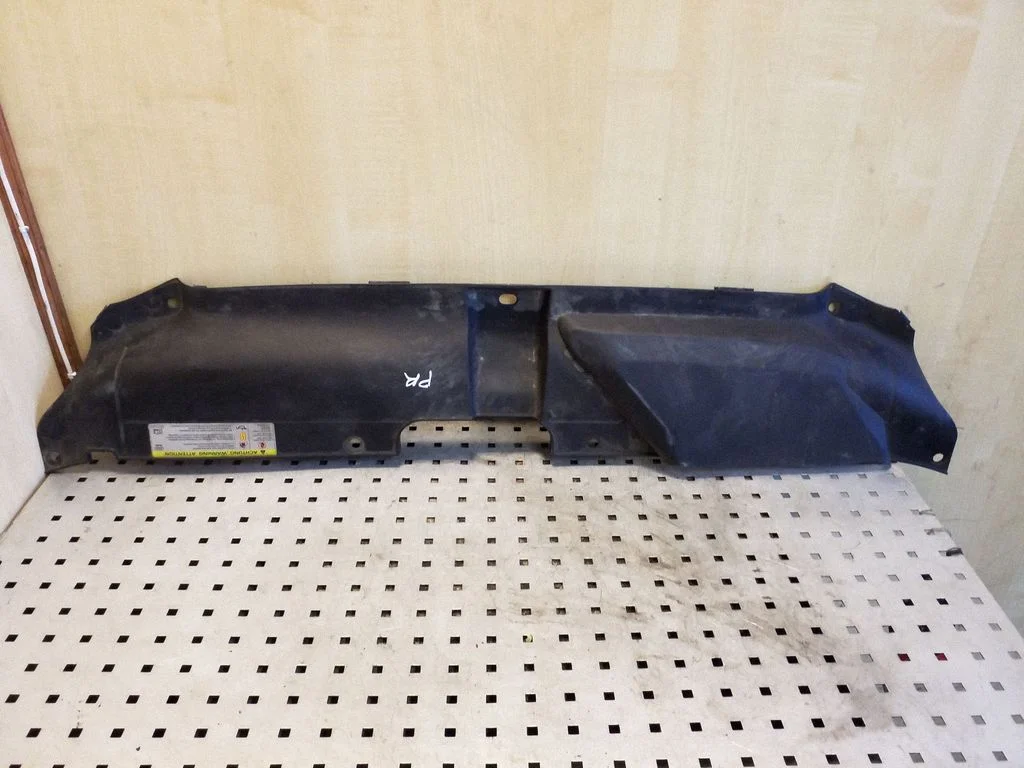 Radiatoru paneļa augšējā daļa 8T0807081A