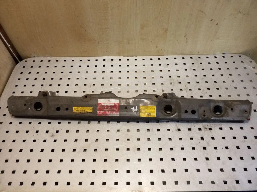 Radiatoru paneļa augšējā daļa